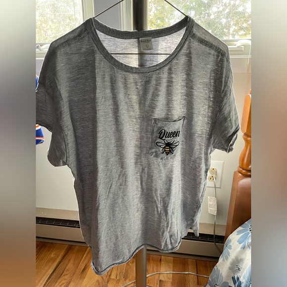 Sweet Soul Tops - Sweet Soul Clothing Company Bee T-shirt Size L